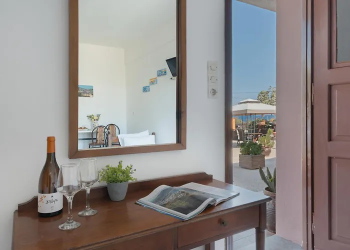 Frantzis 2 - Nisyros Skála